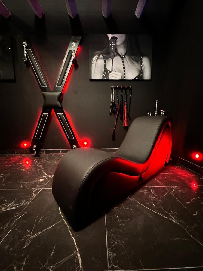 Loveroom De Luxe - Theme 50 Nuances De Grey Maison Privative Spa Insolite Douchy-les-Mines Buitenkant foto