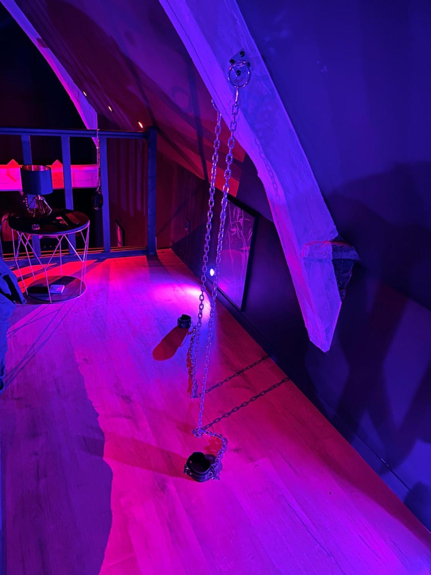 Loveroom De Luxe - Theme 50 Nuances De Grey Maison Privative Spa Insolite Douchy-les-Mines Buitenkant foto